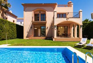 Thumbnail von Villa For Sale in Estepona, Málaga