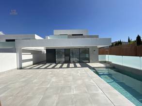 Thumbnail von Villa For Sale in Sierrezuela, Málaga