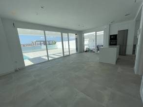 Thumbnail von Villa For Sale in Sierrezuela, Málaga