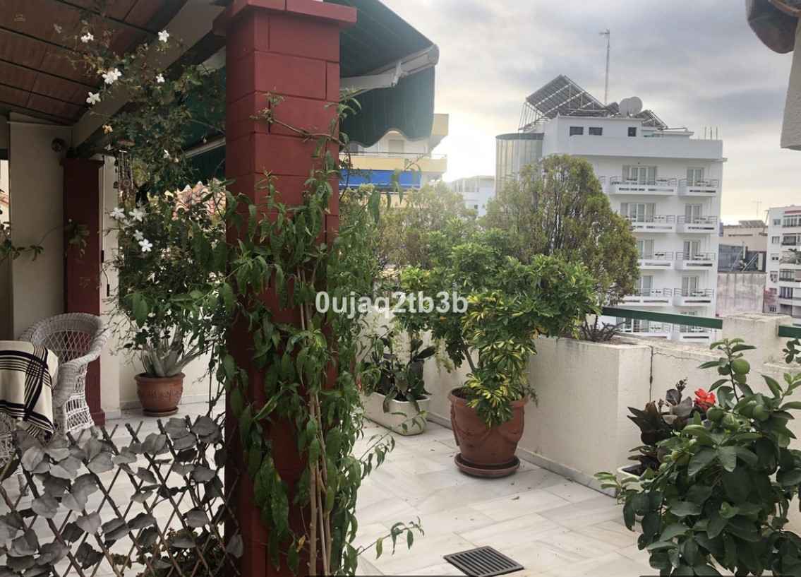 Apartment For Sale im Marbella, Málaga