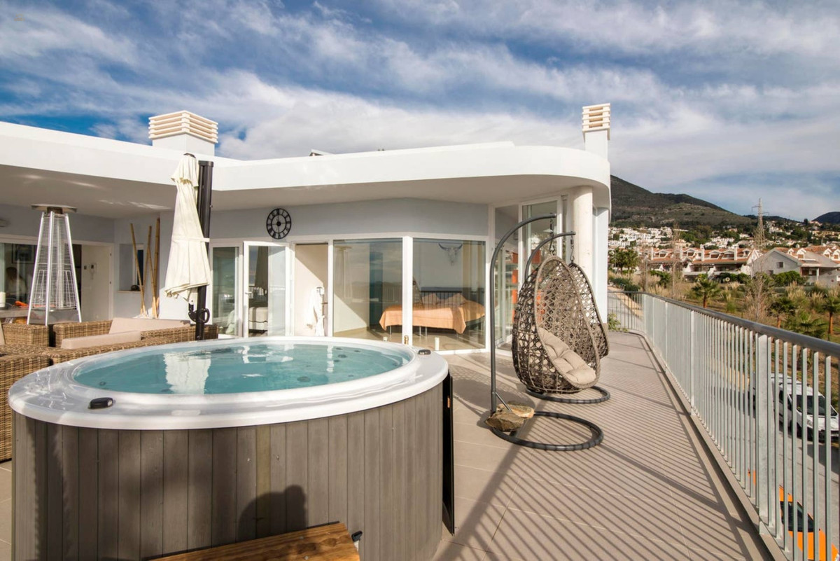 Apartment For Sale in Fuengirola, Málaga