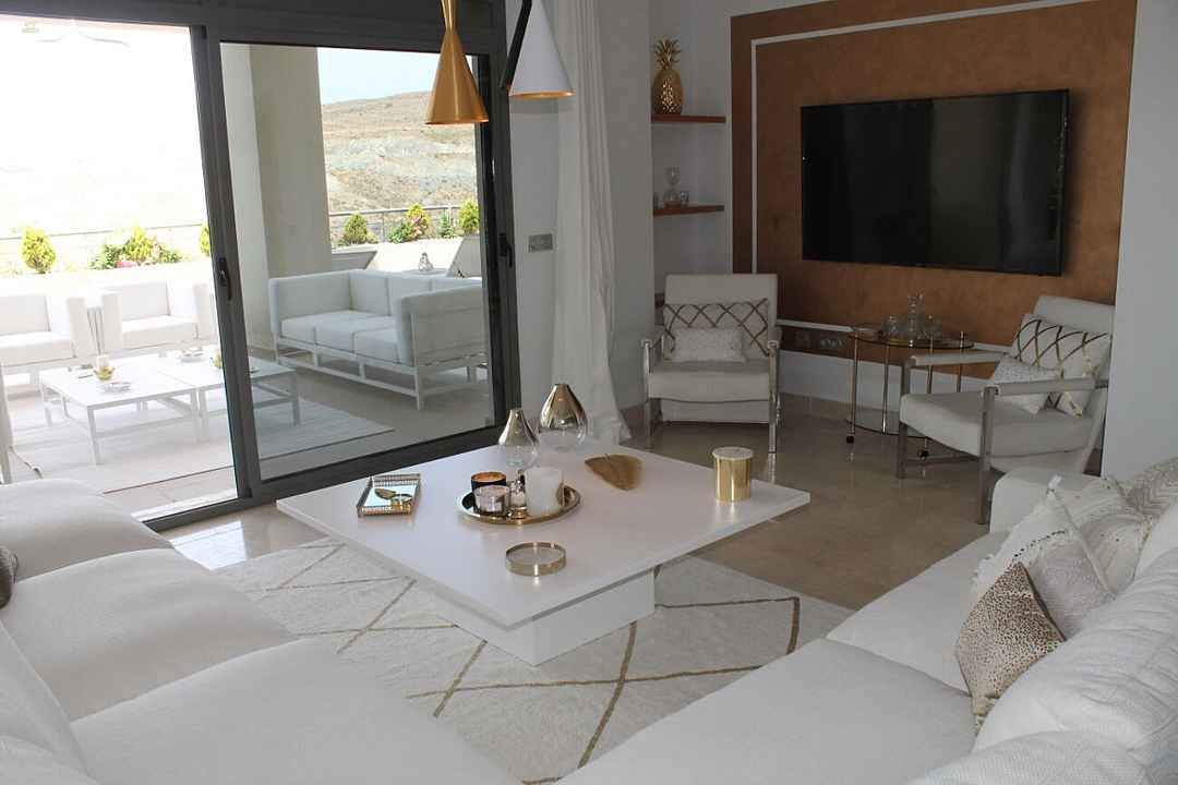 Apartment For Sale in Benahavis, Málaga