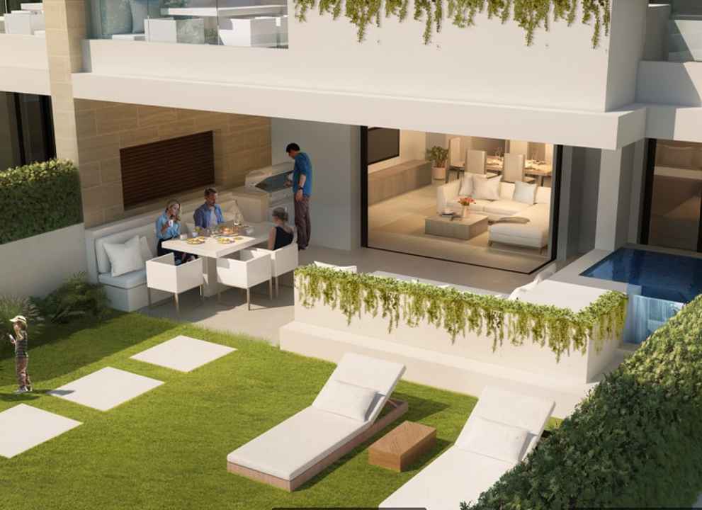 Apartment For Sale in New Golden Mile, Málaga