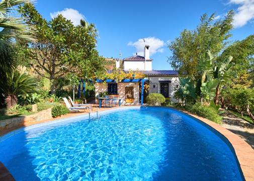 Country House For Sale in Estepona, Málaga
