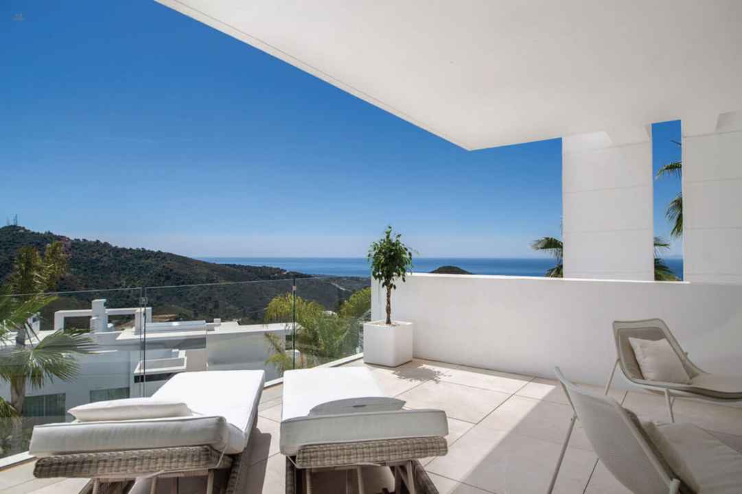 Apartment For Sale in Ojén, Málaga