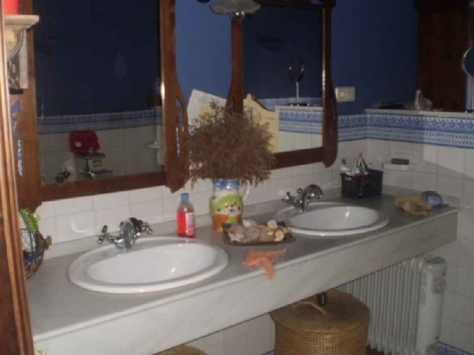 Villa For Sale in Moron De La Frontera, Sevilla