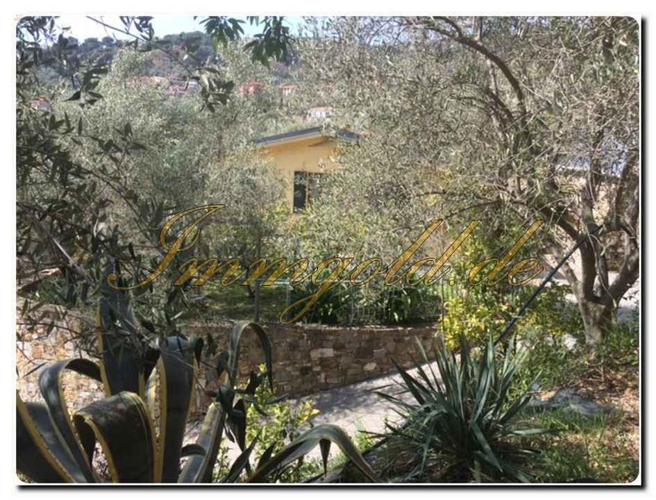 Immogold, "mein" Haus mitten eines mediterranen Areals