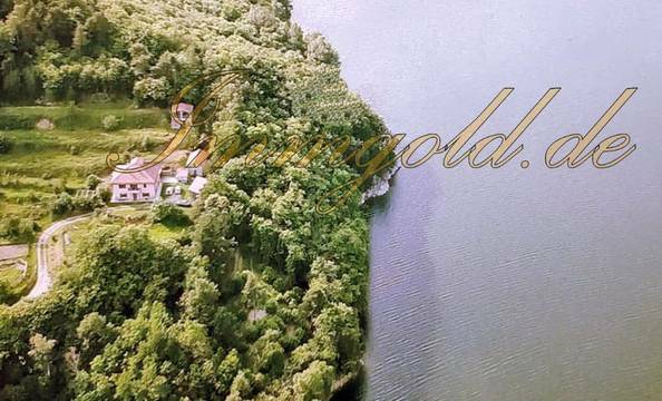 Immogold Villa mit riesigem Grundstück am Wasser