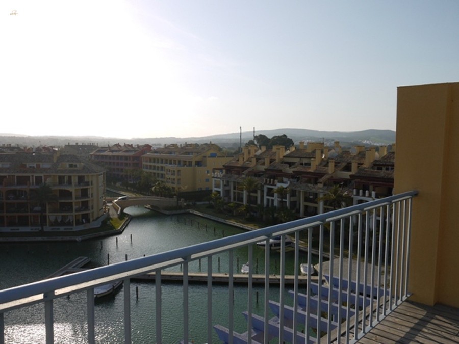 Luxus-Penthaus in Sotogrande Marina R2800676