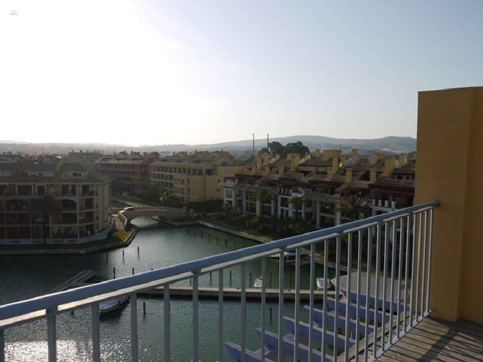 Luxus-Penthaus in Sotogrande Marina R2800676