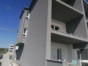 Thumbnail von Haus mit 8 Appartements in der 1. Reihe zum Meer, Region Biograd na Moru