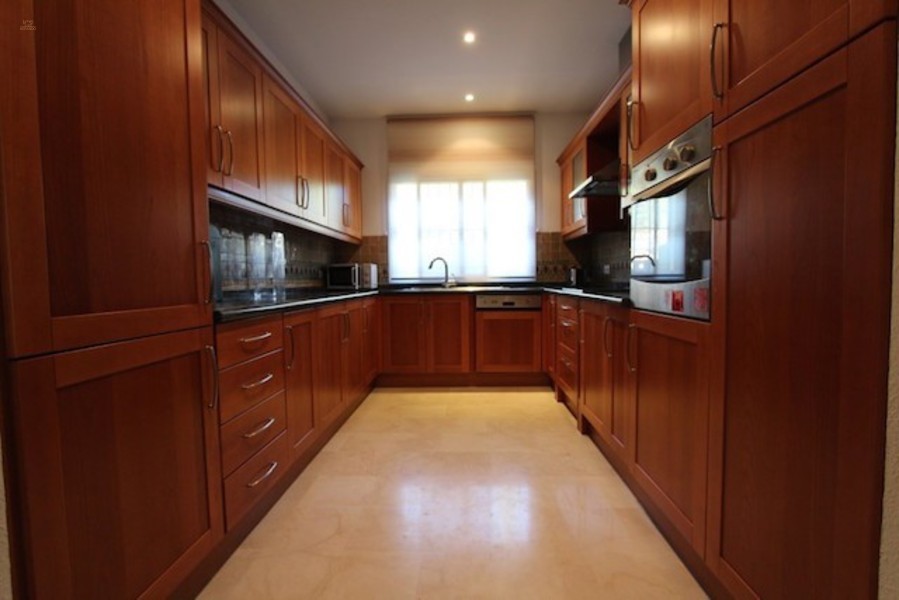 Thumbnail von Luxus-Villa in Atalaya R2775557