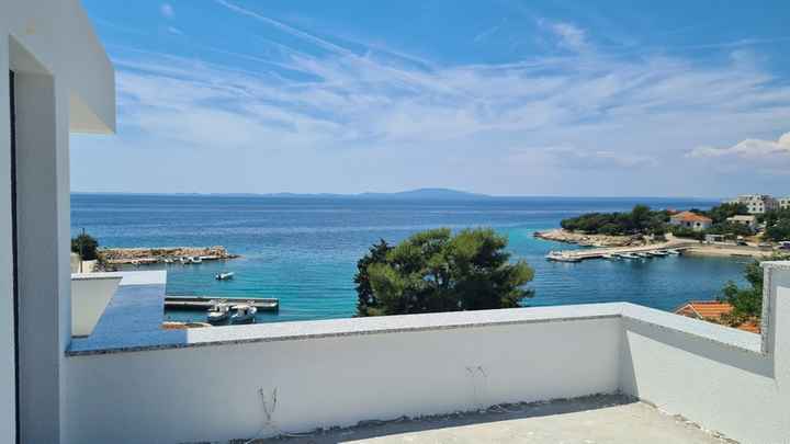 Moderne Neubau-Villa nahe dem Meer