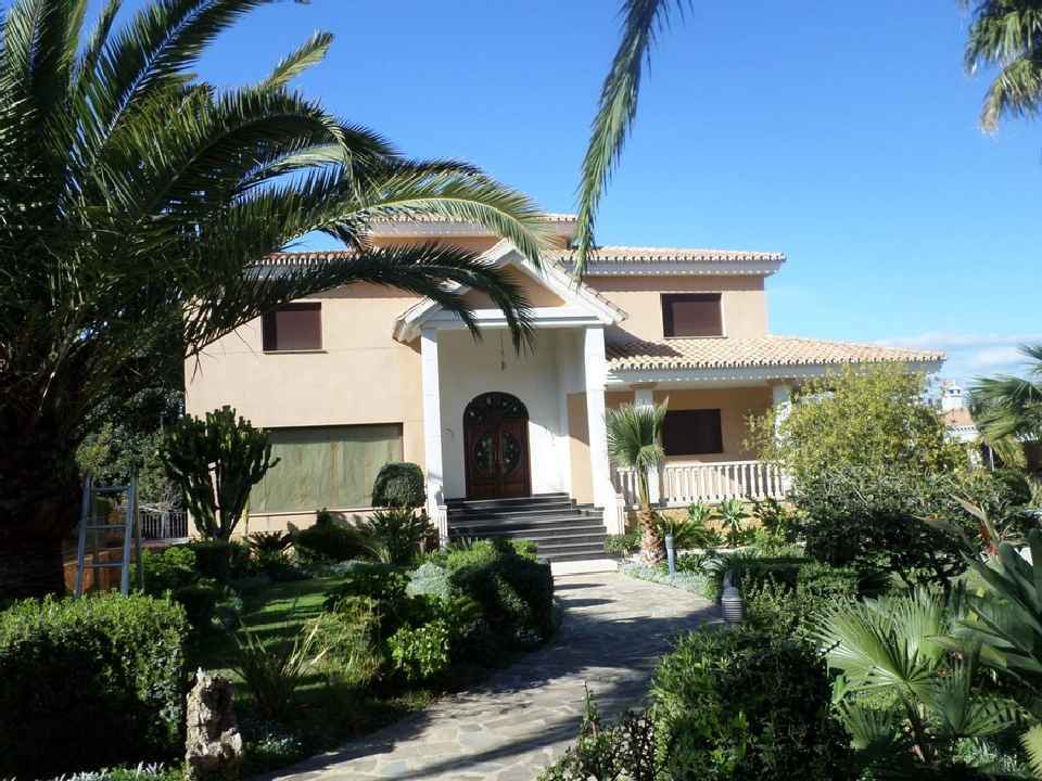 Luxus-Villa in Alhaurin de la Torre R2866445