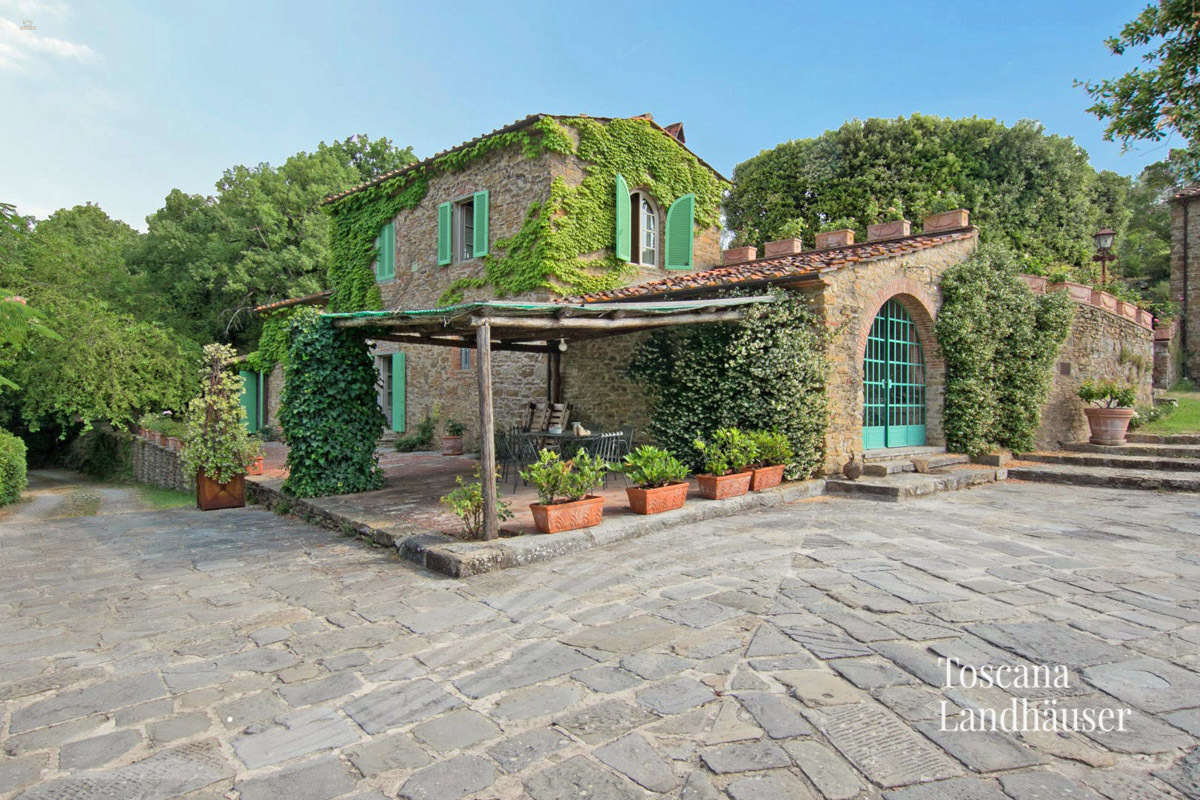 Thumbnail von Wunderschönes Anwesen mit ehemaliger Orangerie und Pool