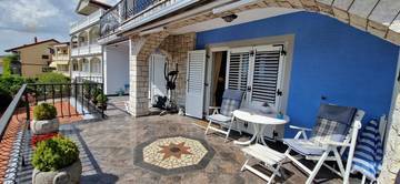 Thumbnail von Villa mit mehreren Appartements und Meerblick