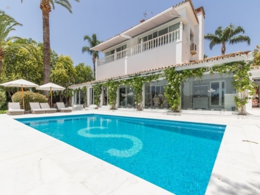 Luxus-Villa in Nueva Andalucia R2867111