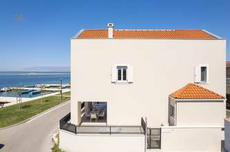 Thumbnail von Moderne Villa direkt am Meer