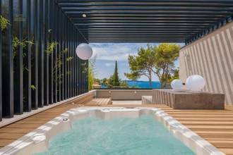 Thumbnail von Moderne Villa mit Swimmingpool mit Meerblick in Zadar
