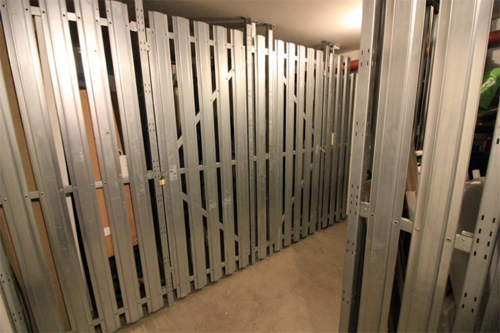 Thumbnail von Frühstück auf dem eigenen Balkon