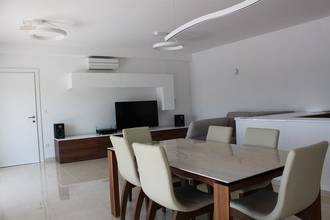 Thumbnail von Moderne Villa mit Swimmingpool und schönem Meerblick