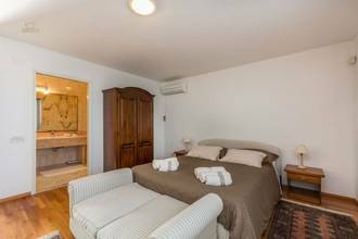 Thumbnail von Mediterrane Villa mit Swimmingpool und Meerblick