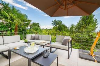 Thumbnail von Moderne Villa mit Pool und Panorama-Meerblick