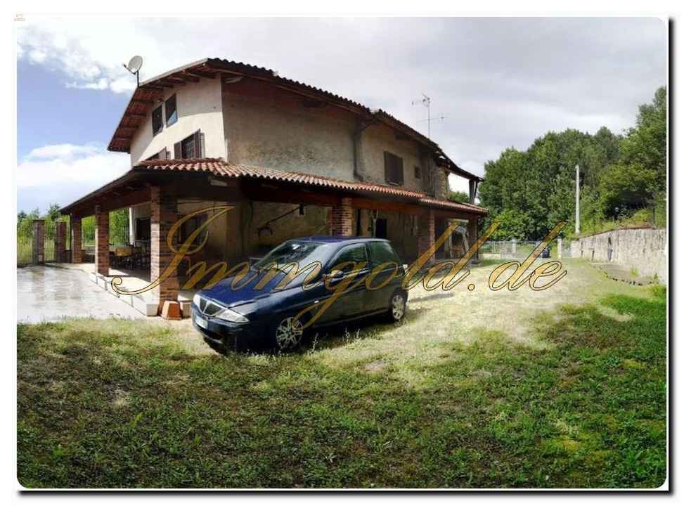 Immogold Bauernhaus teilweise renoviert mit ca. sieben Hektar Land