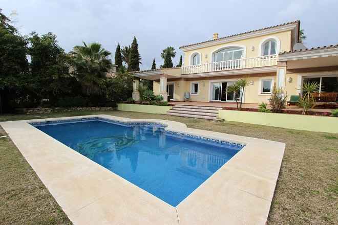 Luxus-Villa in Nueva Andalucica R2862518