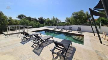 Thumbnail von Moderne Villa mit Swimmingpool und Panorama-Meerblick