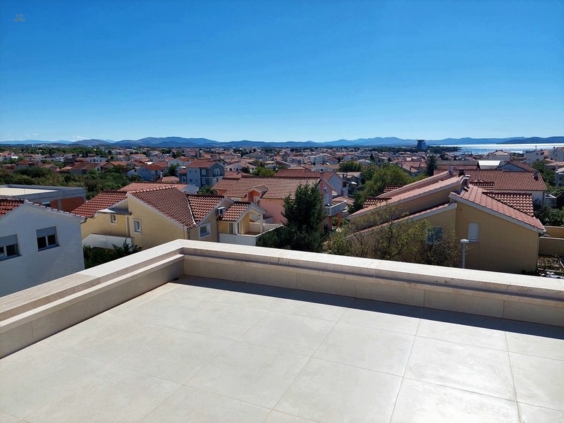 Imposante Villa mit Panorama-Meerblick und Swimmingpool