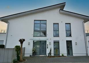 Thumbnail von Charmantes Zweifamilienhaus - Nidderau-Heldenbergen