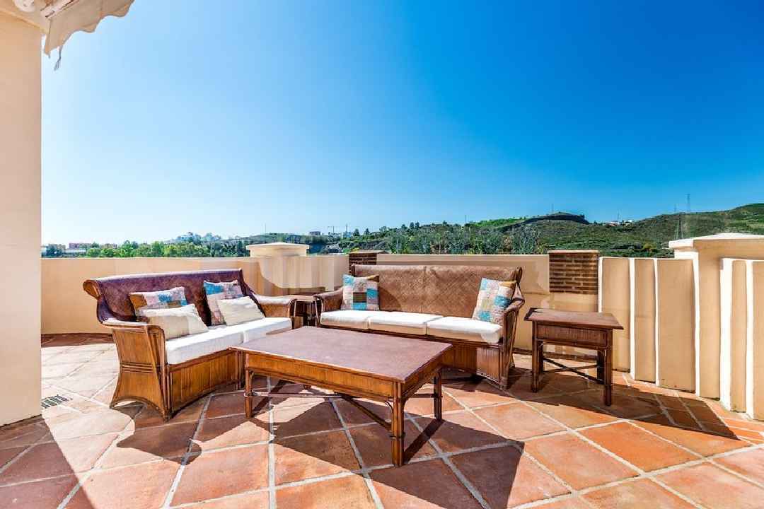 Luxus-Wohnung in Benahavis R2873777