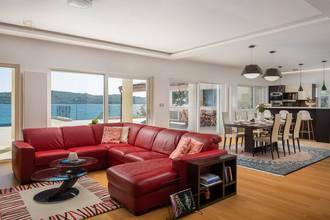 Thumbnail von Exceptional luxury villa in the first row to the sea