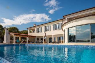 Thumbnail von Exceptional luxury villa in the first row to the sea