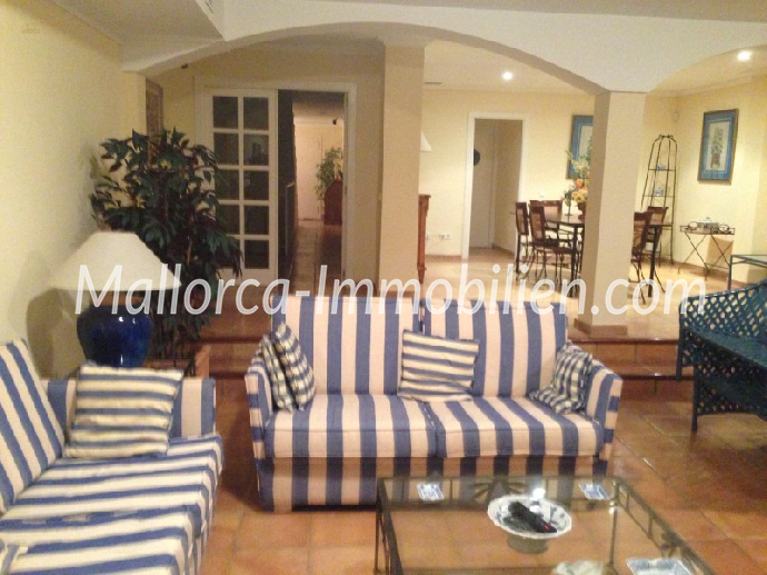 Thumbnail von REIHENHAUS MIT CHARME, EIGENEM POOL UND MEERBLICK