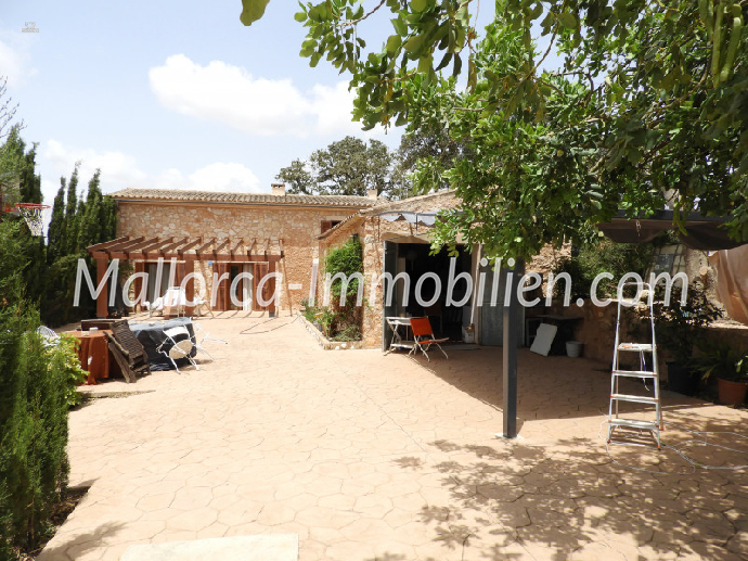 FINCA MIT POOL UND TRAUMHAFTEN PANORAMABLICK