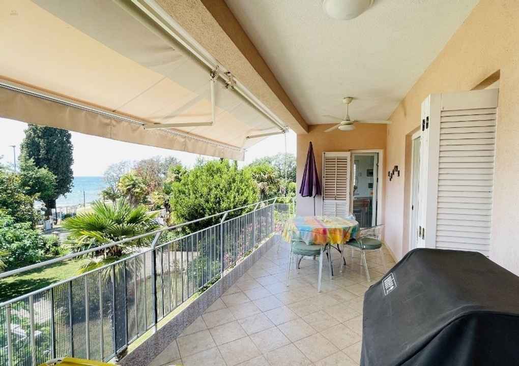 Geräumiges Appartement mit Garten nahe dem Meer