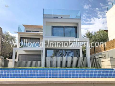 HOCHWERTIGE NEUE WOHNUNG NAHE DEM YACHTHAFEN