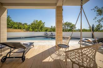 Thumbnail von Moderne Luxusvilla nahe dem Meer