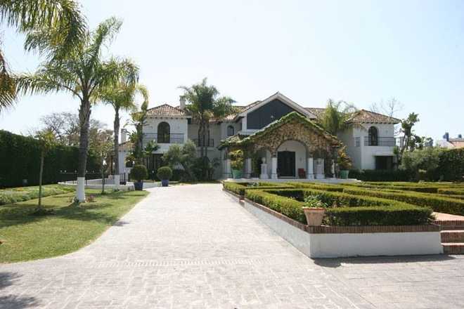 Luxus-Villa in El Paraiso R2684408 