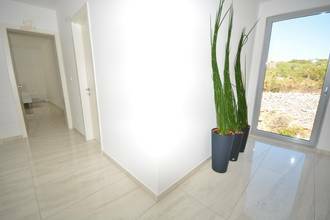 Thumbnail von Moderne Villa mit Swimmingpool und Meerblick