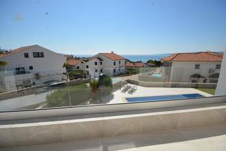 Thumbnail von Moderne Villa mit Swimmingpool und Meerblick