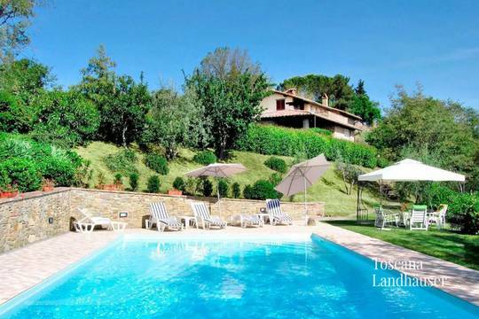 Schön renoviertes Rustico mit Pool mitten im Grünen