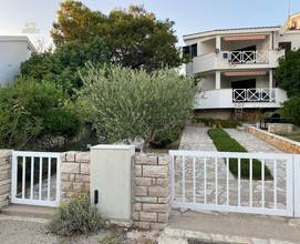 Thumbnail von Haus mit zwei Appartements nahe dem Strand