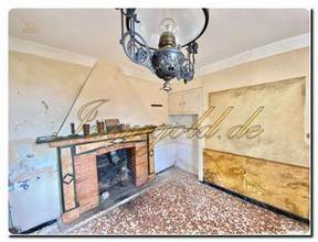 Thumbnail von Immogold Bedeutsames Dorfhaus zum renovieren in ruhiger Lage, sonnig und blick ins Grüne