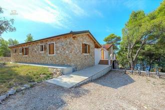 Thumbnail von Besonderes Anwesen direkt am Meer auf ruhiger Insel, Region Trogir