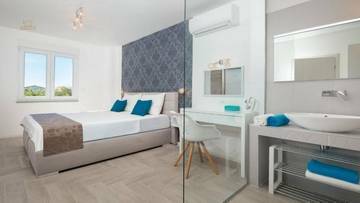 Thumbnail von Luxuriöse Villa mit Swimmingpool auf der Dachterrasse