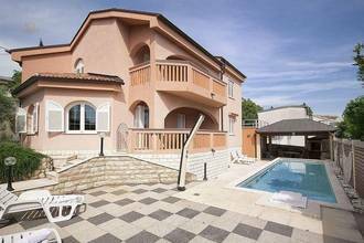 Thumbnail von Haus mit Pool und zwei Appartements