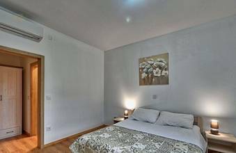 Thumbnail von Śródziemnomorska willa z basenem w pobliżu morza, wyspa Ugljan